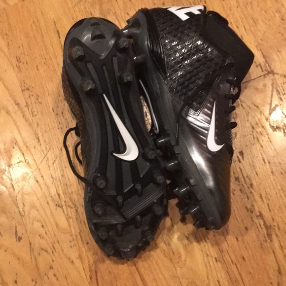 Cleats - Picture 5 of 6